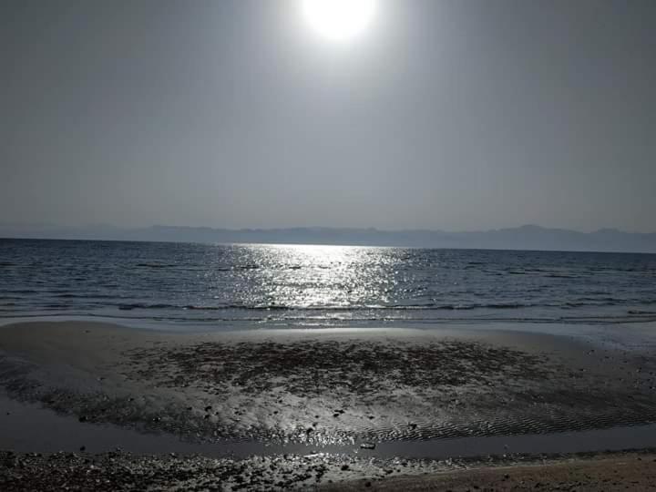 Sebaii Camp السباعى كامب شاطئ الترابين بجوار ويت بالس Hostel Nuweiba` Exterior foto