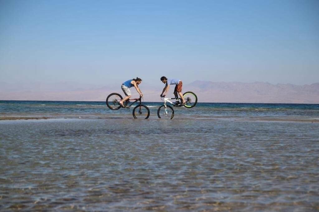 Sebaii Camp السباعى كامب شاطئ الترابين بجوار ويت بالس Hostel Nuweiba` Exterior foto
