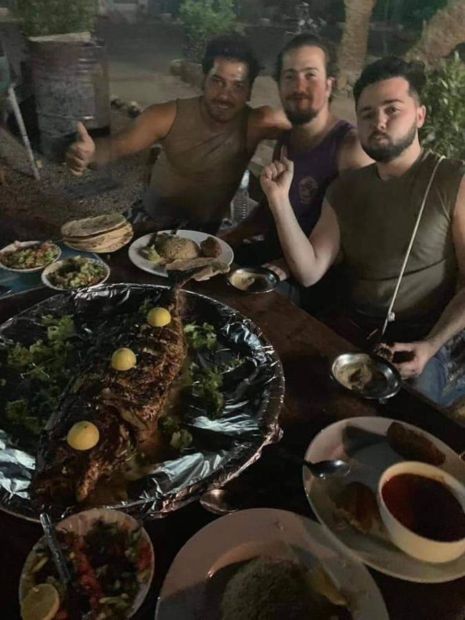 Sebaii Camp السباعى كامب شاطئ الترابين بجوار ويت بالس Hostel Nuweiba` Exterior foto