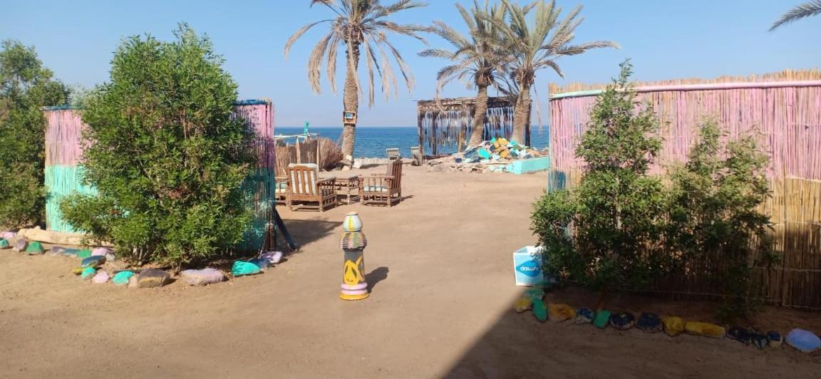 Sebaii Camp السباعى كامب شاطئ الترابين بجوار ويت بالس Hostel Nuweiba` Exterior foto